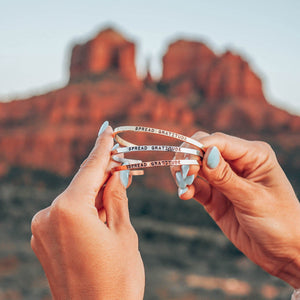 SPREAD GRATITUDE BANGLE